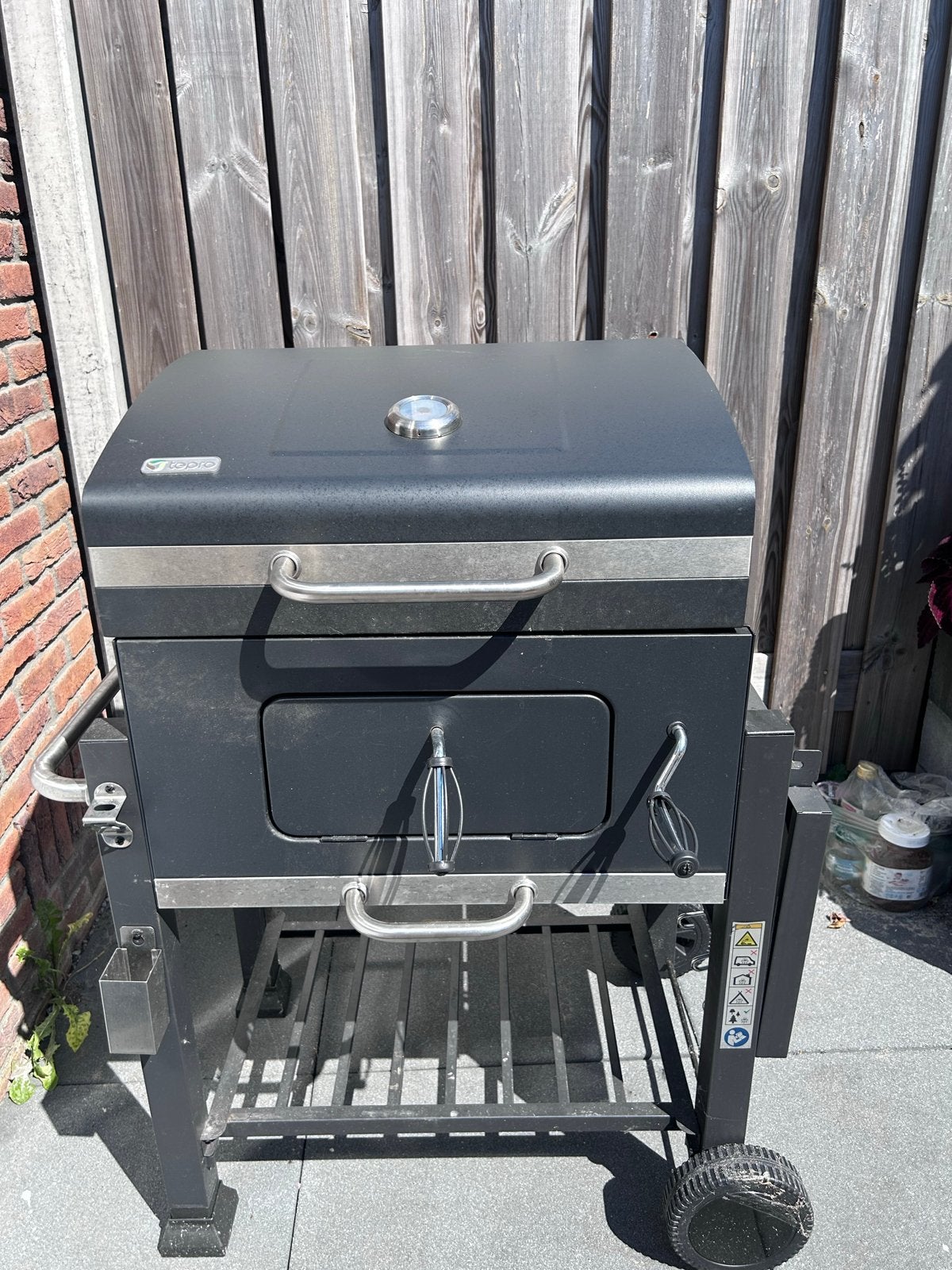 GRATIS OPHALEN Tepro Barbecue met deksel en thermometer, Ophalen, Gebruikt