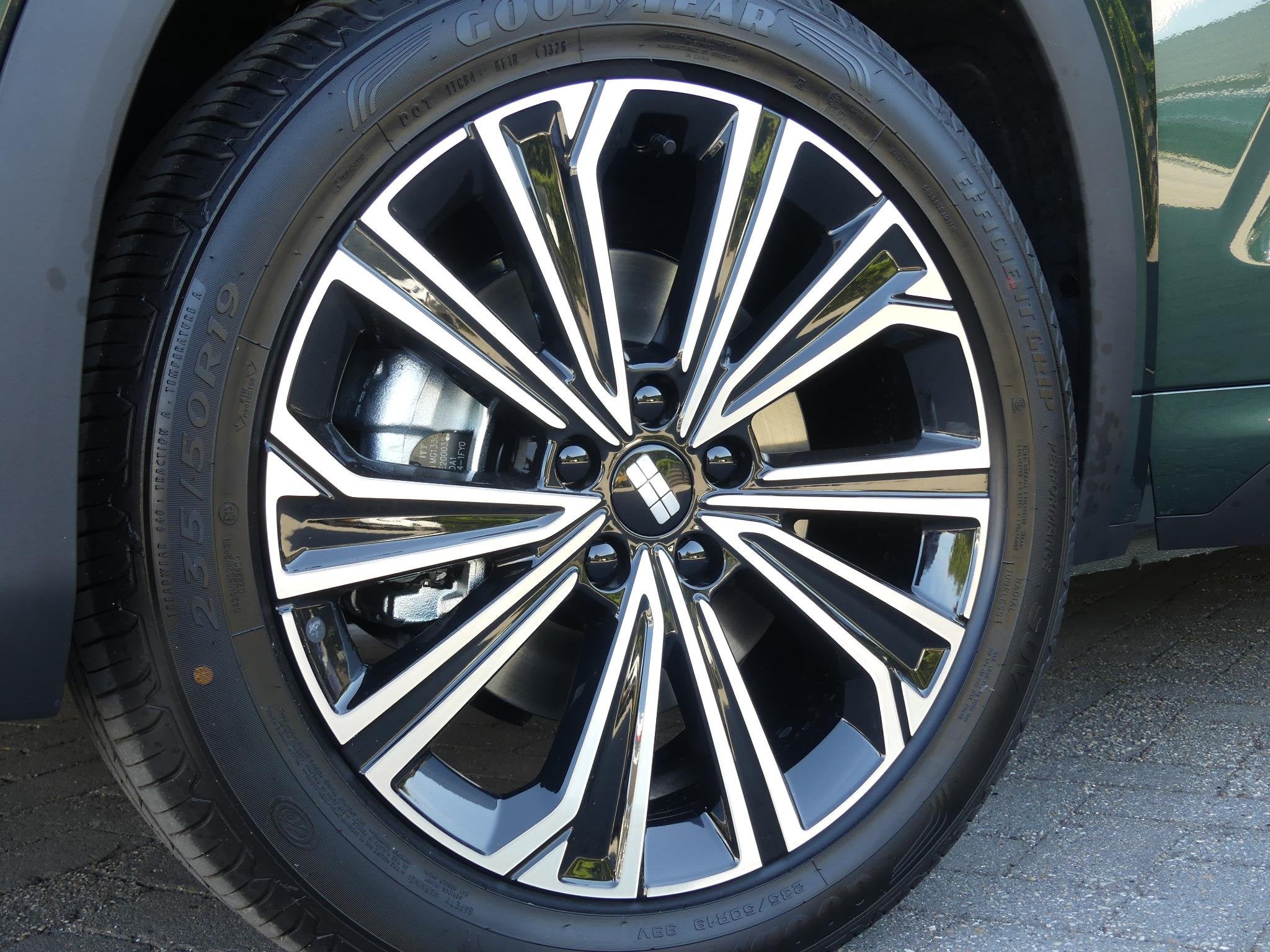 Geely Starray EM-i PHEV Max+ *Nieuwe auto!, Auto's, Overige Auto's, Gebruikt, 4 cilinders, 1790 kg, Bedrijf