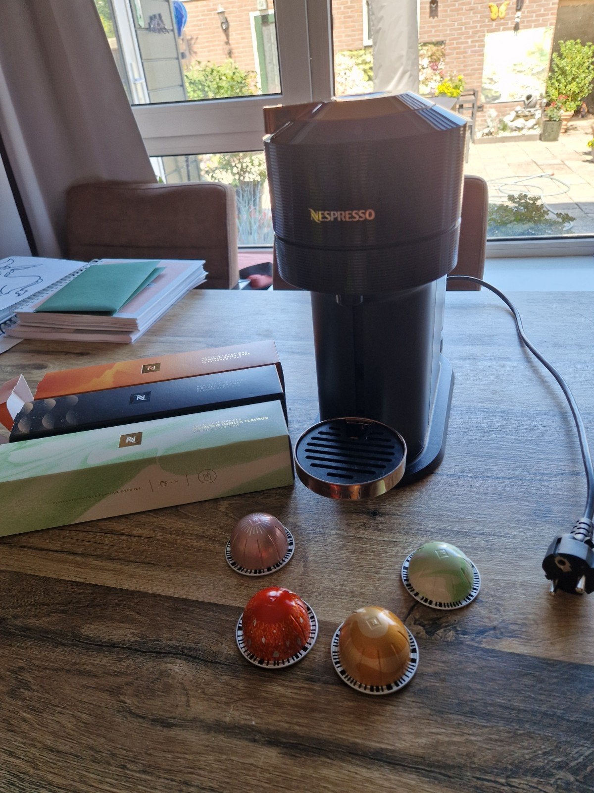 Nespresso Vertuo Next Premium Koffiemachine - ZGAN, Ophalen, Koffiemachine, Zo goed als nieuw, 1 kopje