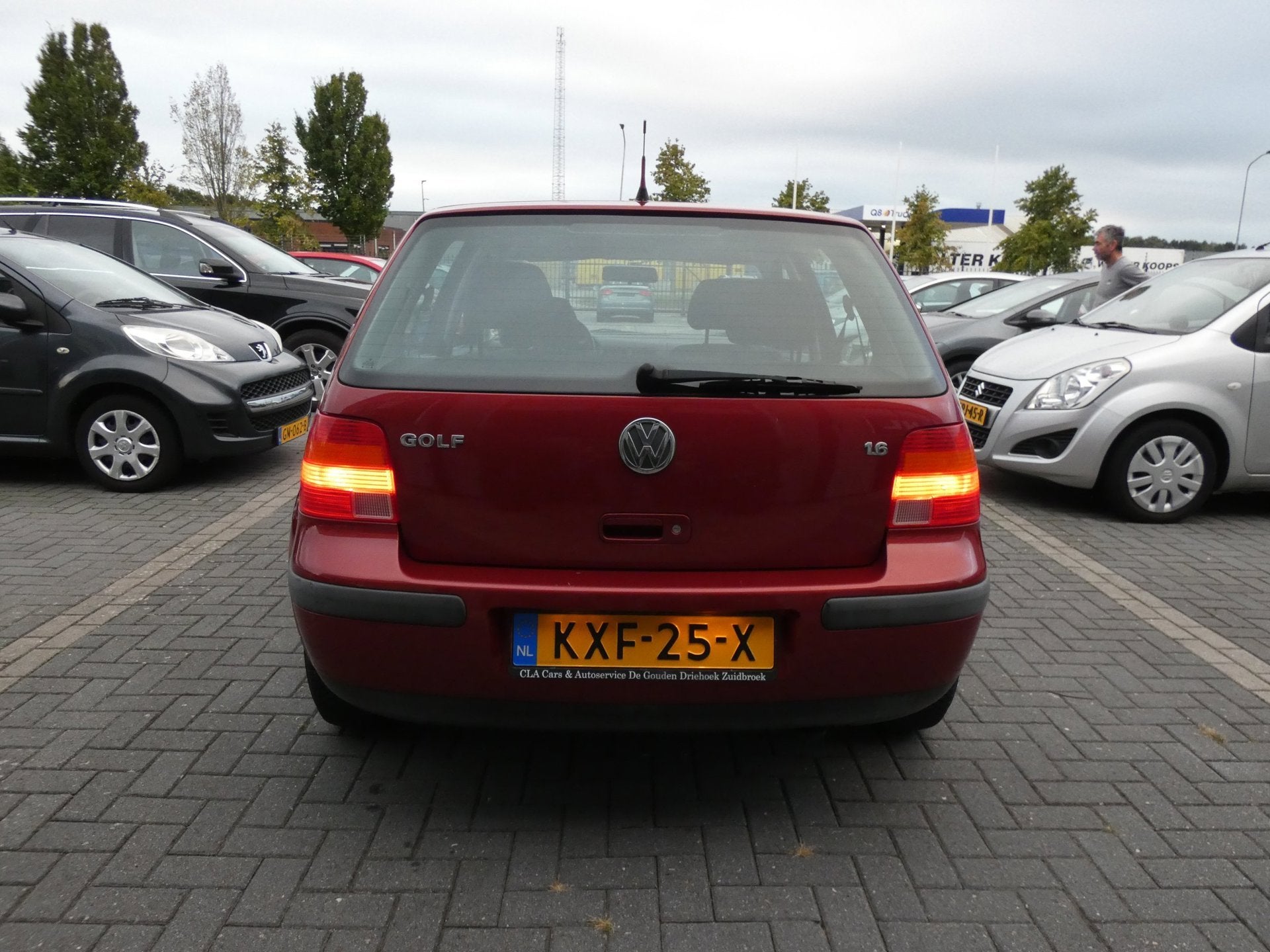 Volkswagen GOLF 1.6 Automaat| Airco|Dakraam|Lage Kmstand, 101 pk, Gebruikt, 4 cilinders, 1595 cc