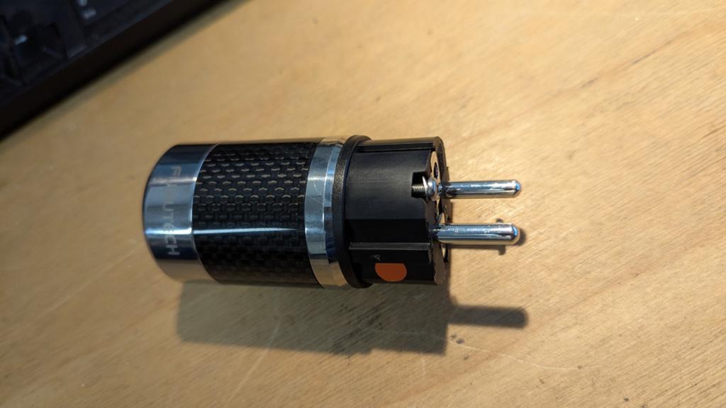 Furutech FI-50 Rhodium Schuko, Ophalen of Verzenden, Gebruikt, Minder dan 2 meter, Overige kabels