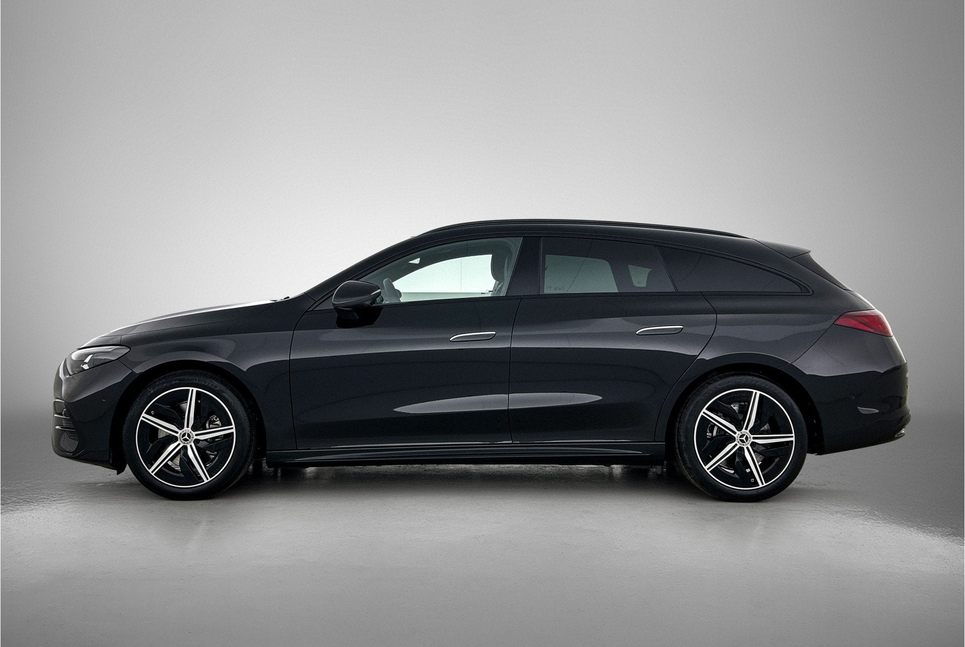 Mercedes-Benz CLA-Klasse Shooting Brake 250+ Business Soluti, Auto's, Mercedes-Benz, Automaat, CLA, Achterwielaandrijving, Zwart