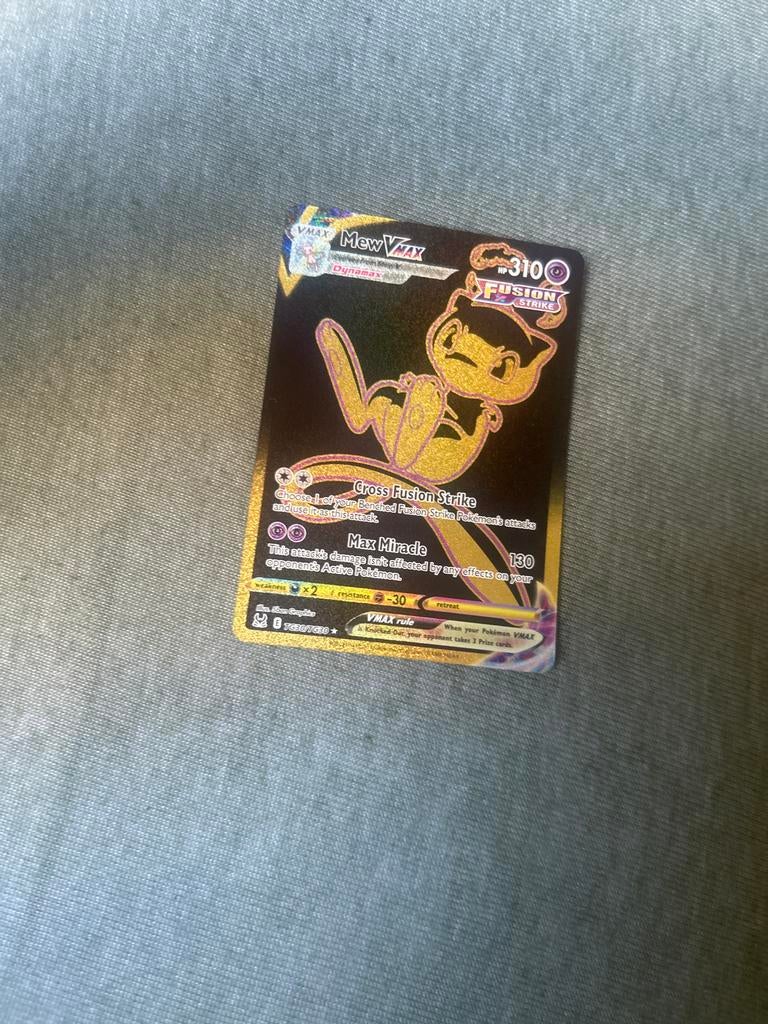 Mew VMAX Pokémon Kaart - Fusion Strike TG30/TG30, Ophalen of Verzenden, Zo goed als nieuw, Losse kaart, Foil