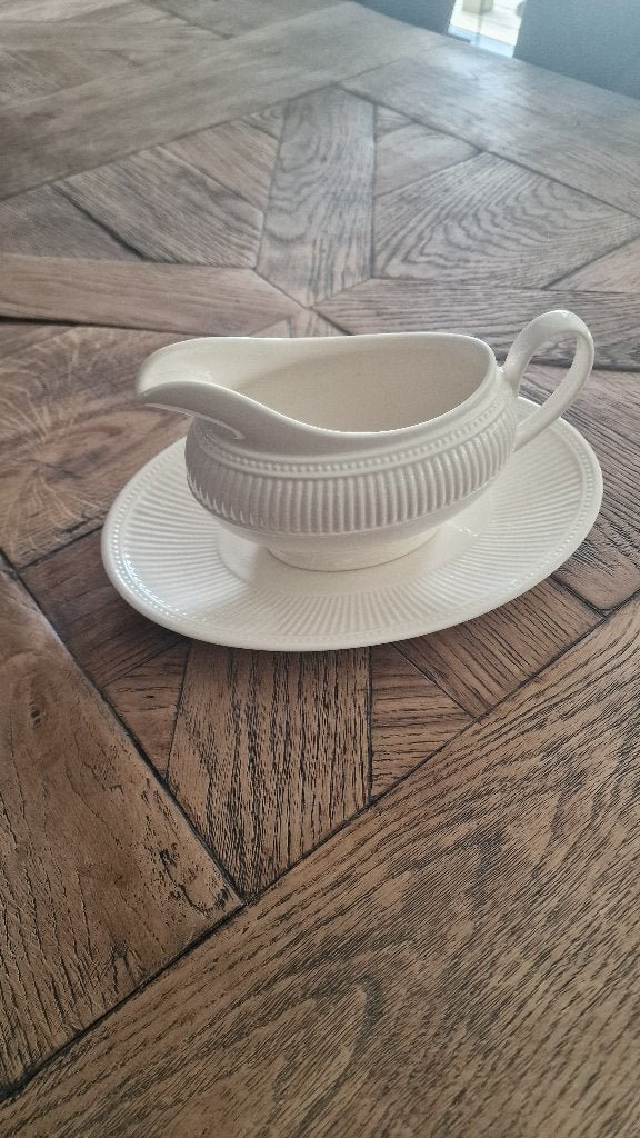 Wedgwood Windsor Sauskom met schotel, Huis en Inrichting, Keuken | Servies, Overige typen, Ophalen of Verzenden, Zo goed als nieuw