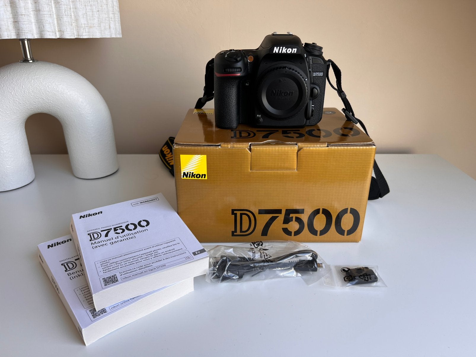 Nikon D7500 Spiegelreflexcamera - Z.G.A.N. (1500 clicks), Audio, Tv en Foto, Fotocamera's Digitaal, Zo goed als nieuw, Spiegelreflex