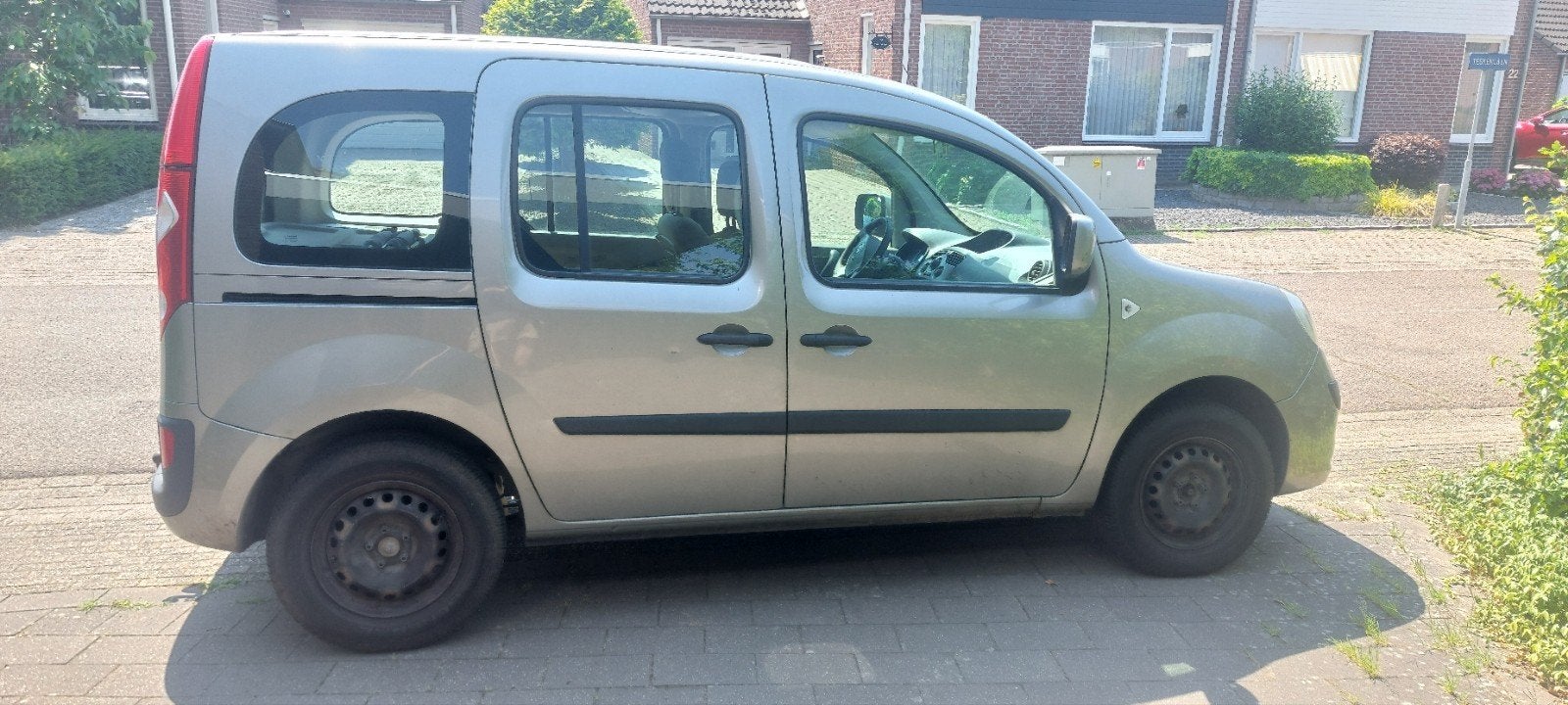 Renault Kangoo 1.5 DCI 63KW Family 2009, met motor probleem., Voorwielaandrijving, 4 cilinders, 1364 kg, Particulier
