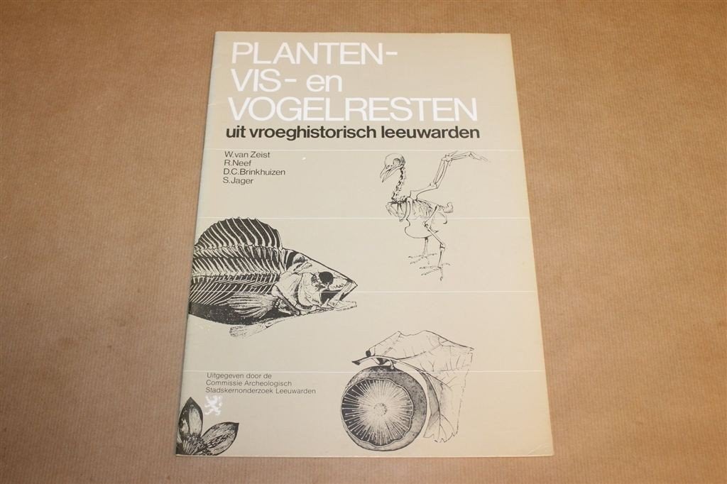 Leeuwarden Opgravingen — Planten Vis en Vogelresten, Ophalen of Verzenden, Gelezen