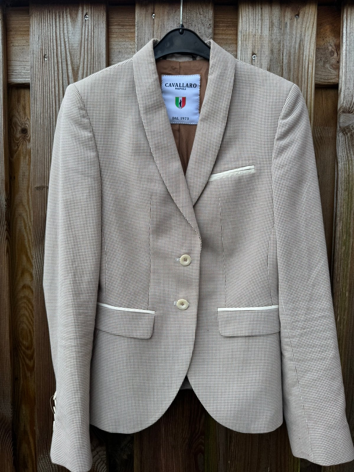 *Cavallaro* Schitterend colbertje mt 36 Zgan!, Kleding | Dames, Jasjes, Kostuums en Pakken, Verzenden, Beige, Zo goed als nieuw