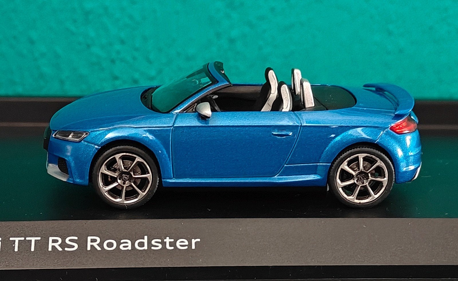 IScale Audi TT RS Roadster MK3 1:43 Blauw, Ophalen of Verzenden, Zo goed als nieuw, Auto, Overige merken