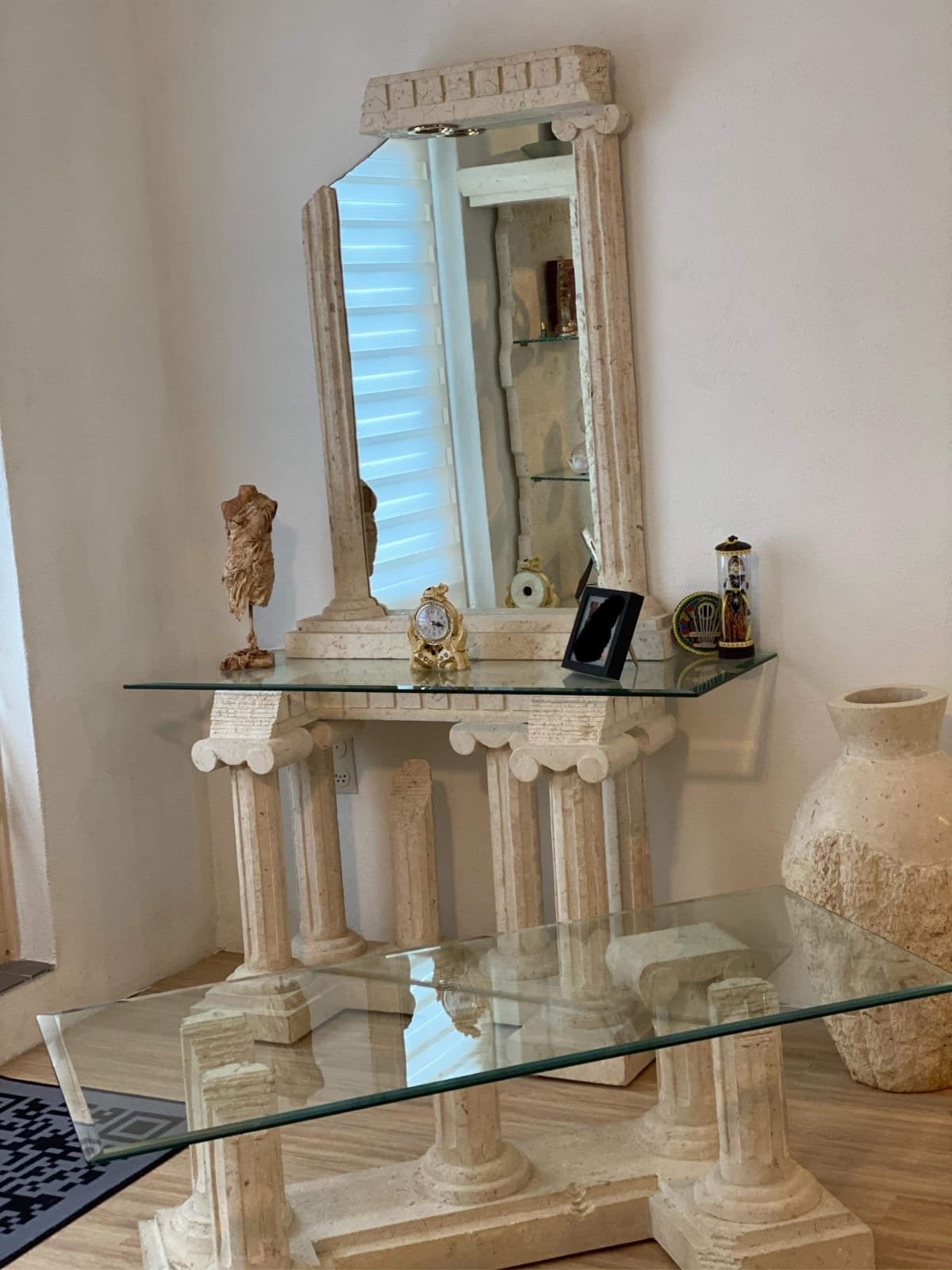 Set Romeinse meubels: spiegel, tafel, salontafel, lamp, kast, Ophalen
