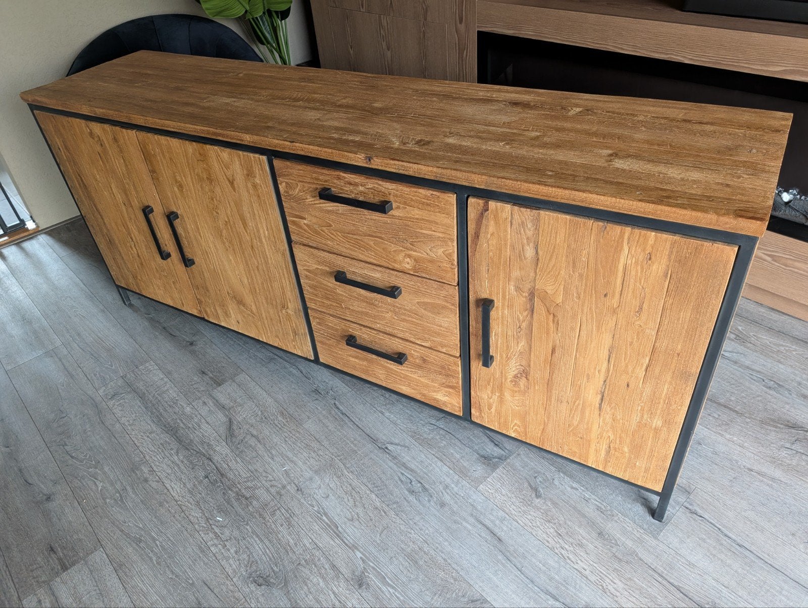 Prachtig Industrieel Dressoir / Kast – Mangohout & Staal, Ophalen, Zo goed als nieuw, 25 tot 50 cm