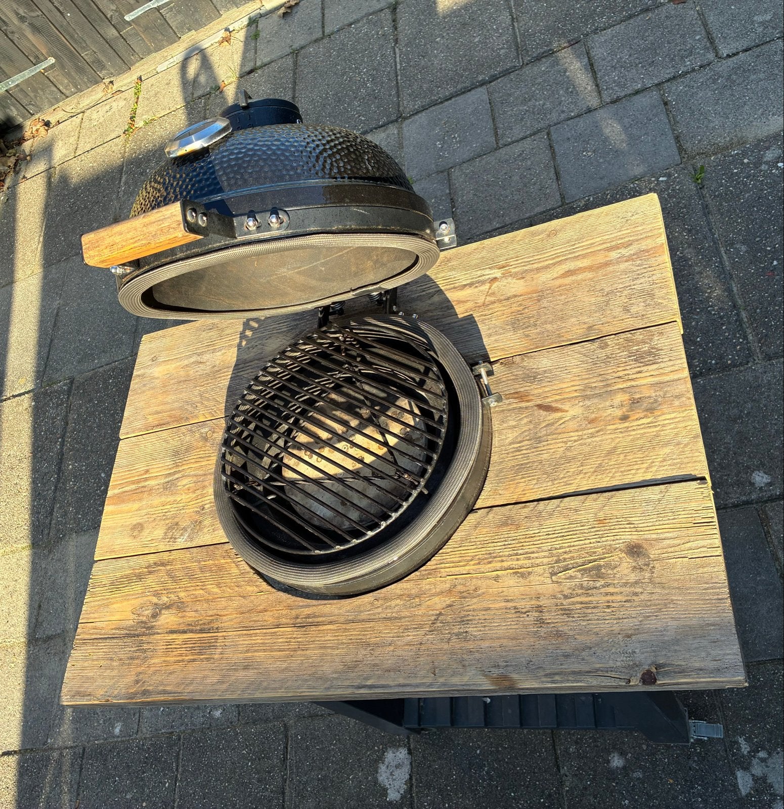 Grill Care Kamado BBQ met onderstel