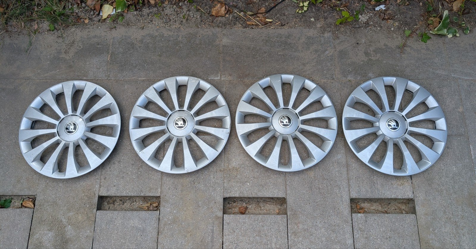 4x Skoda Wieldoppen 15 inch, Auto diversen, Ophalen, Gebruikt