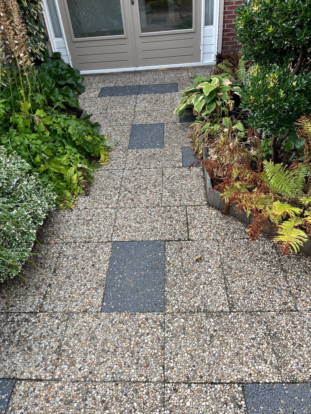Gratis af te halen grindtegels circa 8m2, Tuin en Terras, Ophalen, Gebruikt, 5 tot 10 m², Beton
