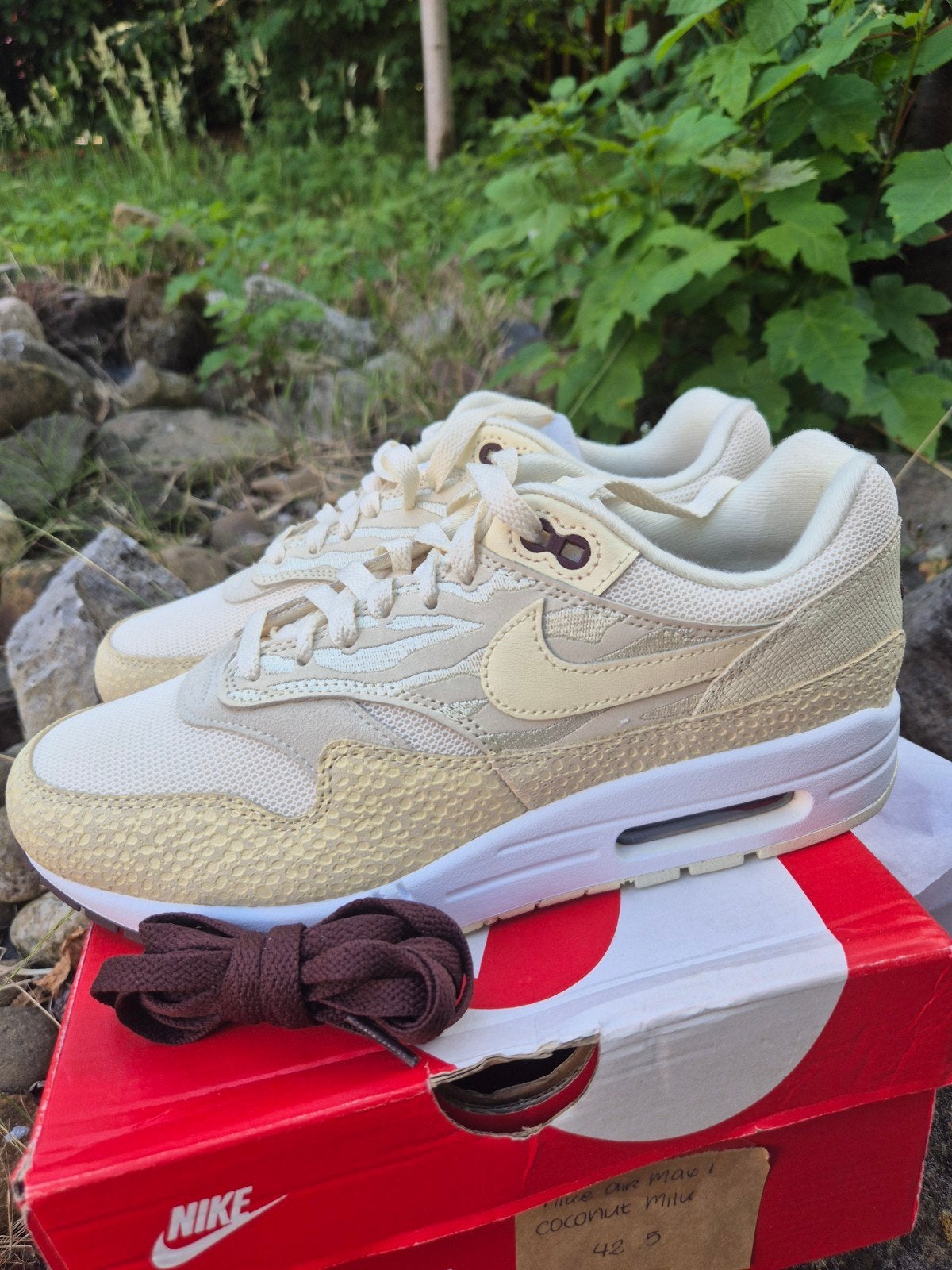 Nike air max 1 Coconut Milk 42,5, Kleding | Dames, Schoenen, Geel, Nieuw, Ophalen of Verzenden, Sneakers of Gympen