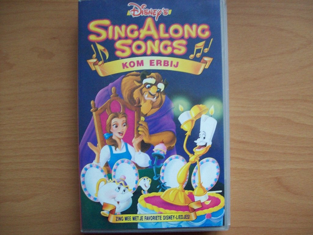 Disney's Sing Along Songs 5: Kom Erbij (2508), Alle leeftijden, Muziekvideo, Zo goed als nieuw, VHS