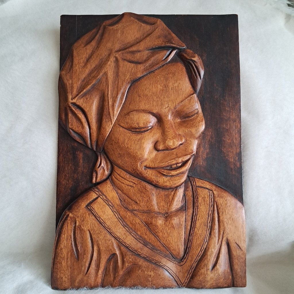 Houtsnijwerk portret Afrikaanse vrouw gesigneerd 43 cm 2609, Bruin, Afrika, Ophalen of Verzenden, Houtsnijwerk