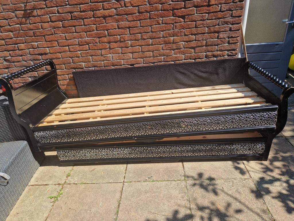 Zwart Marokkaanse sedari, Ophalen, Zo goed als nieuw, Minder dan 150 cm