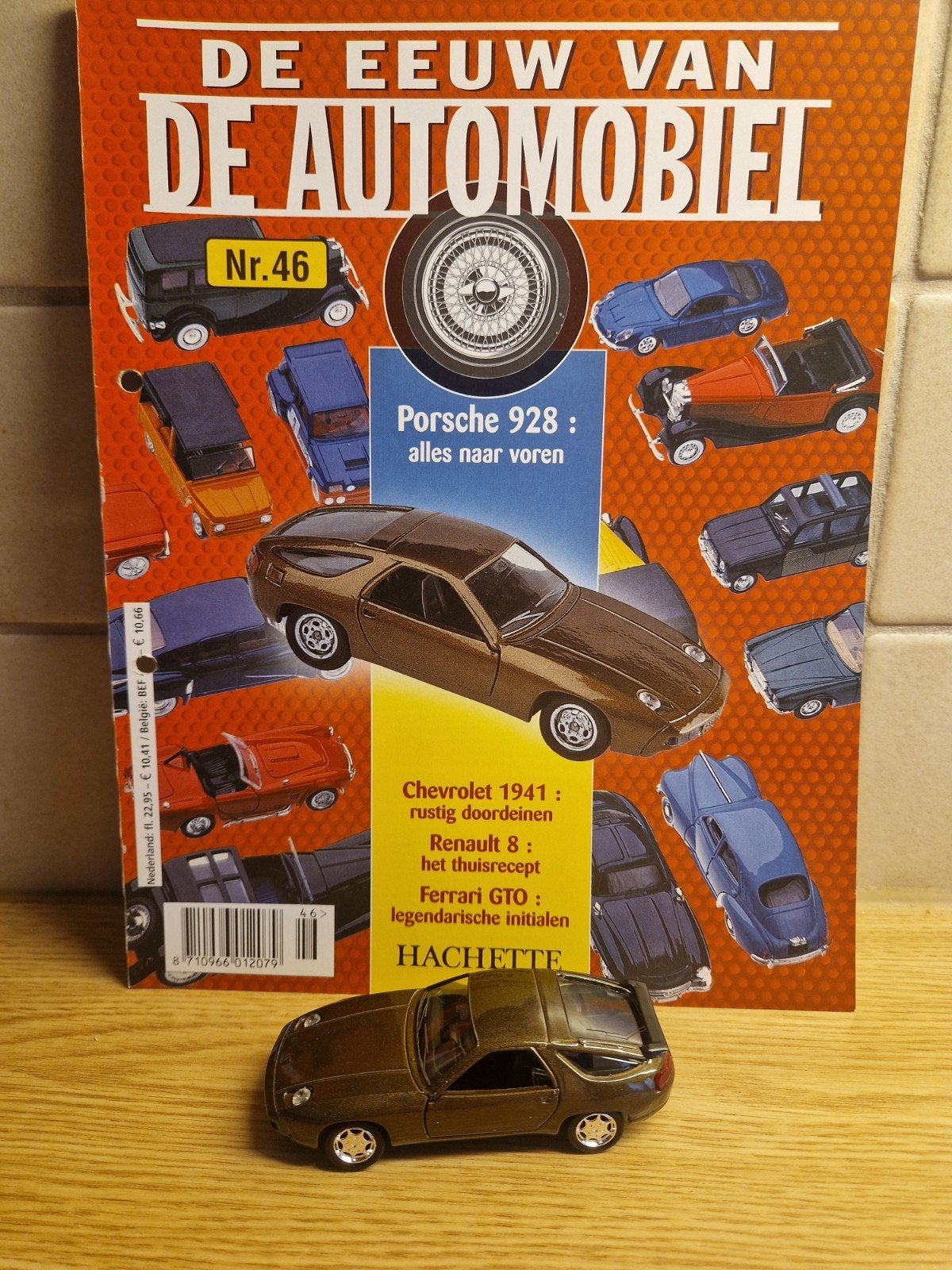 solido porsche 928GT tijdschrift doosje, Hobby en Vrije tijd, Modelauto's | 1:43, Ophalen of Verzenden, Zo goed als nieuw, Auto