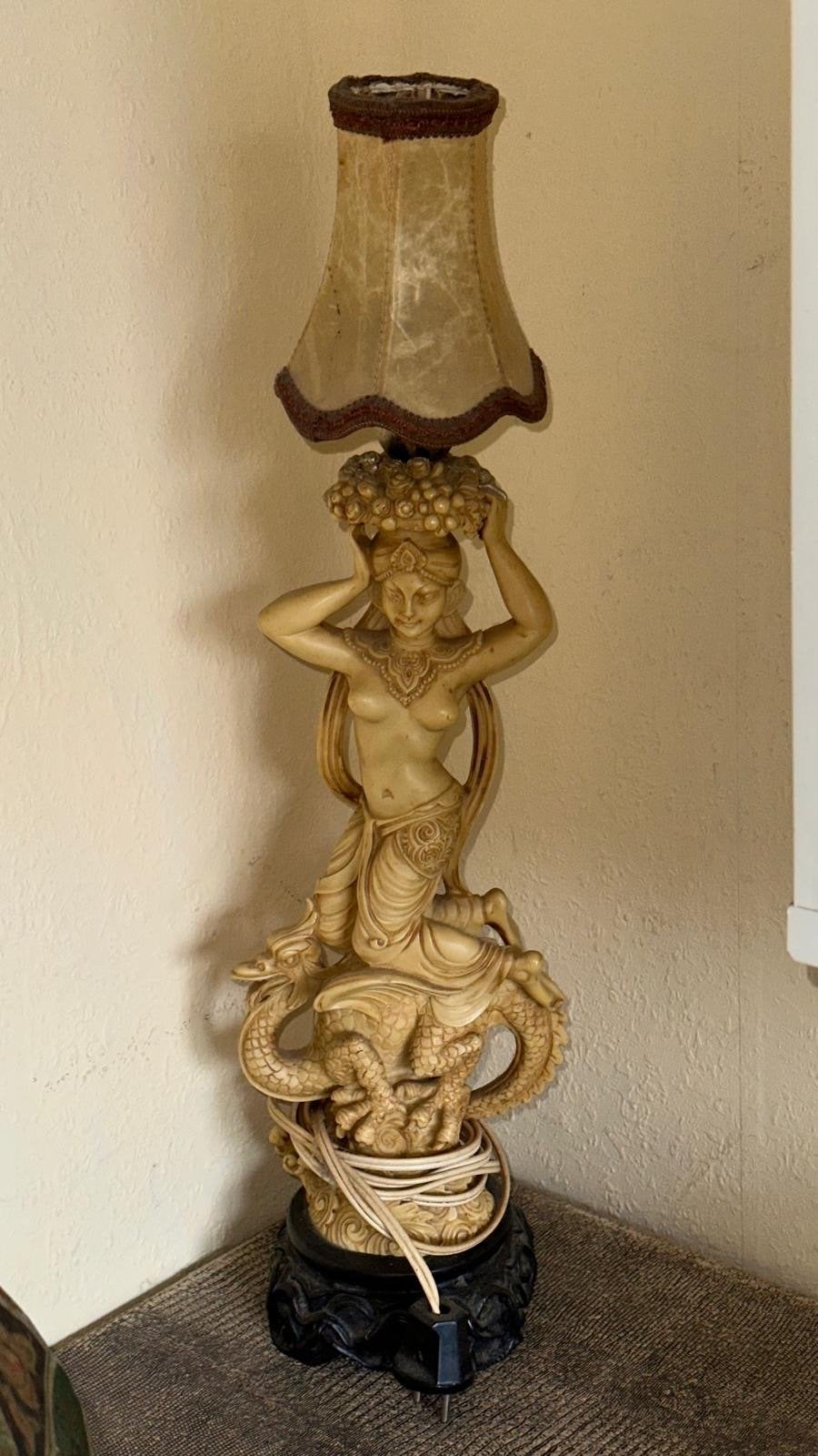 Vintage Oosterse Tafellamp met Beeld van Vrouw en Draak, Antiek en Kunst, Ophalen of Verzenden