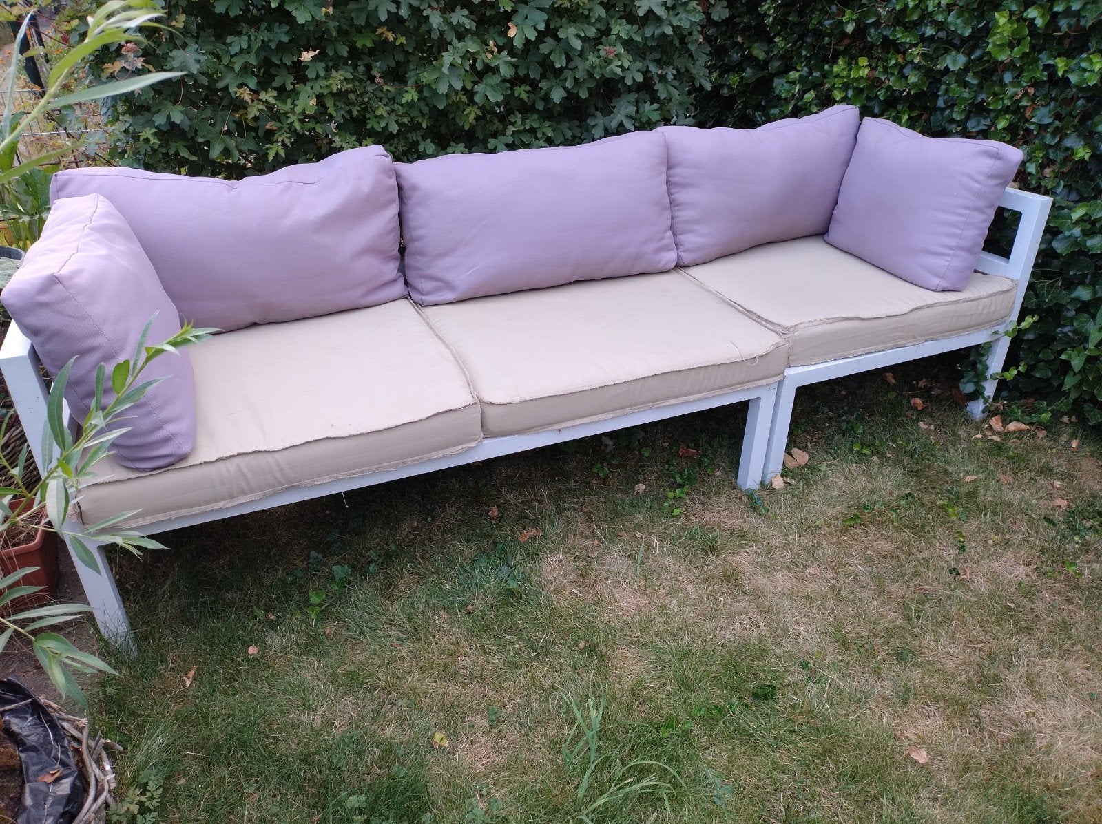 Leuke metalen loungebank voorzien van kussens, Ophalen, Gebruikt