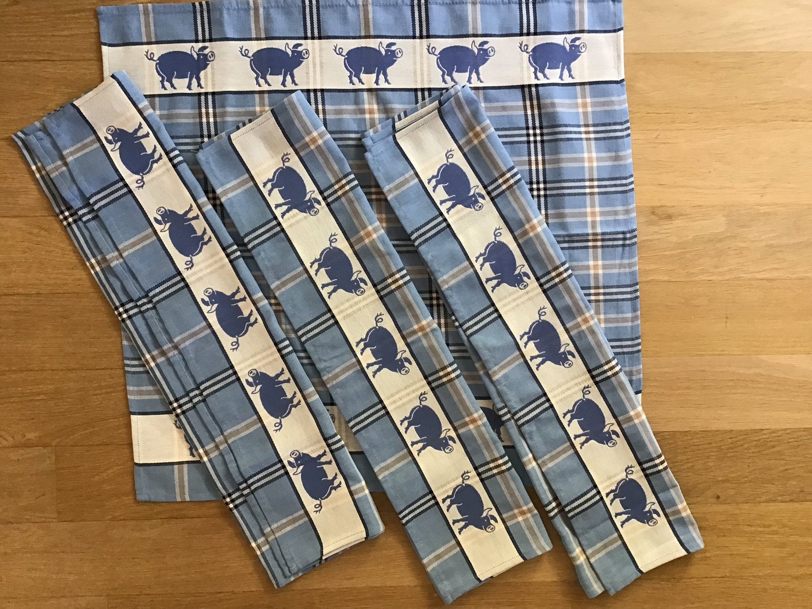 4 DDDDD droog / keukendoeken. Blauw - varken. Nieuw, Huis en Inrichting, Keuken | Textiel, Ophalen of Verzenden, Zo goed als nieuw