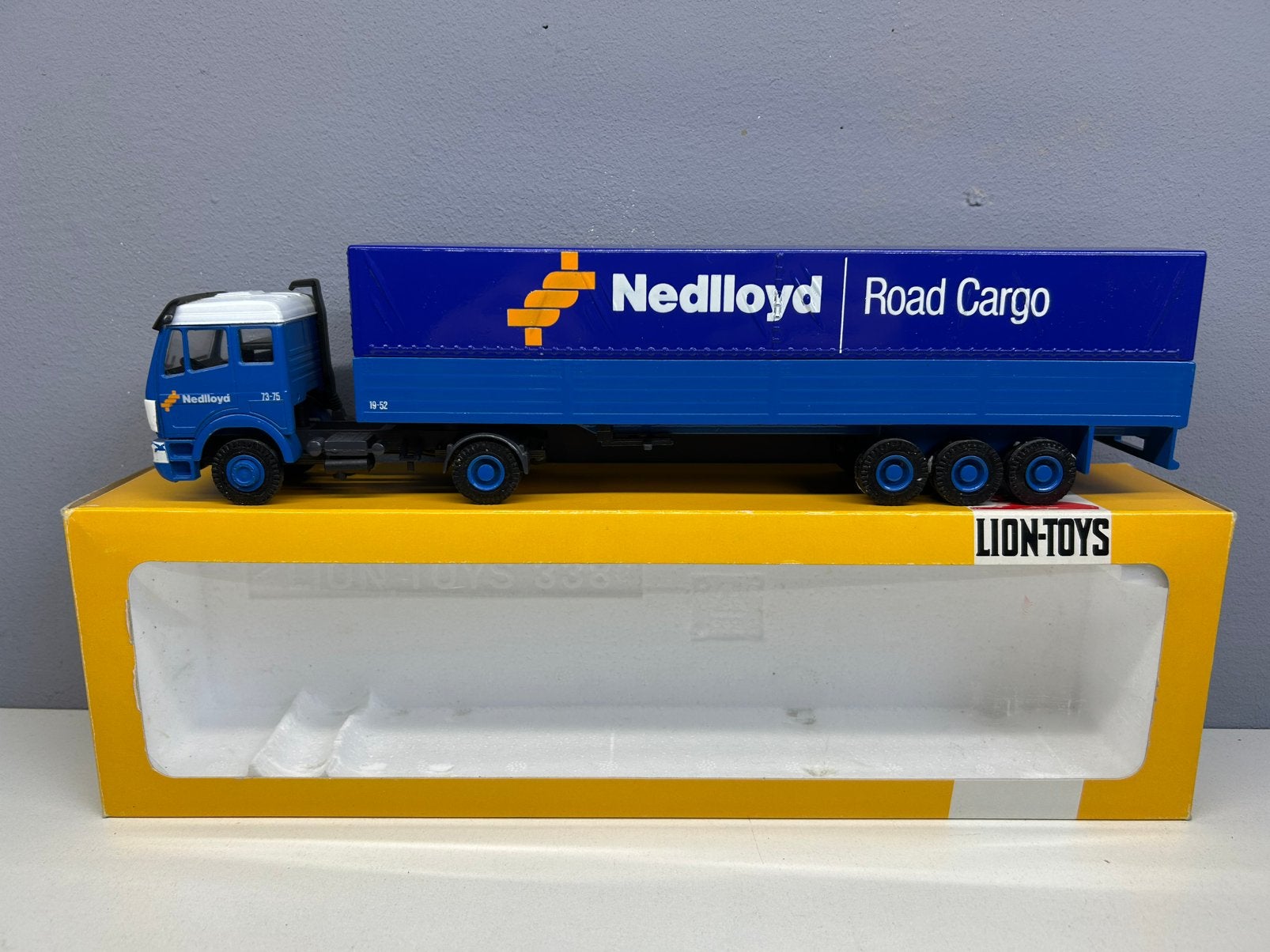 Lion toys car Mercedes EPS Nedlloyd Road Cargo blauwe velgen, Ophalen of Verzenden, Zo goed als nieuw, Bus of Vrachtwagen, Lion Toys