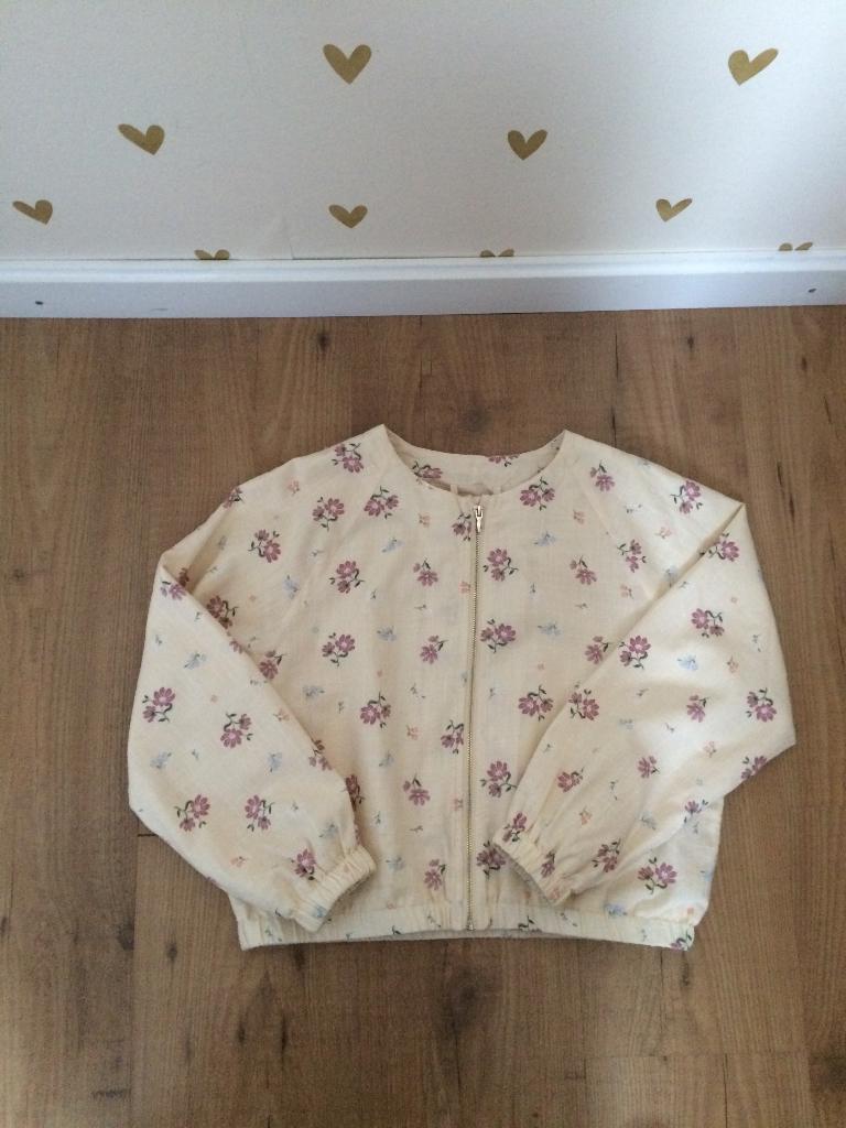H&M zomerjas met rits creme bloemen maat 134-140 Nieuw!, Meisje, H&M, Nieuw, Ophalen of Verzenden