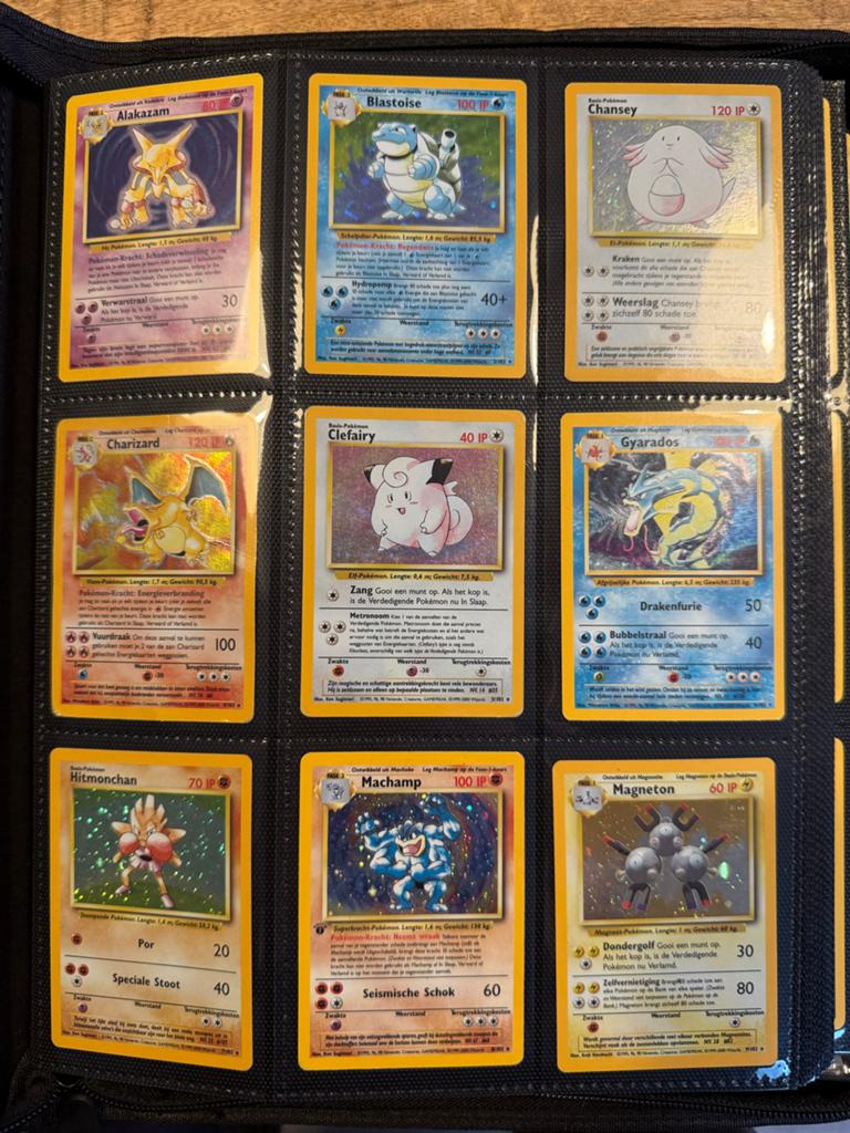 Complete Nederlandse Base Set Pokémon kaarten + 2 First Edit, Ophalen of Verzenden, Gebruikt, Meerdere kaarten, Foil