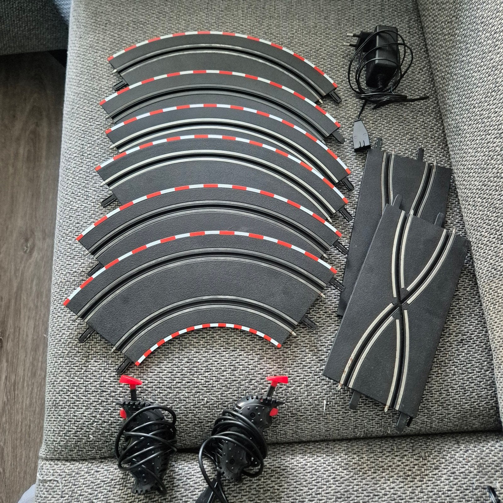 Carrera Go! onderdelen: rails, 2 controllers + stekker, Gebruikt, Onderdelen, Carrera, Ophalen of Verzenden