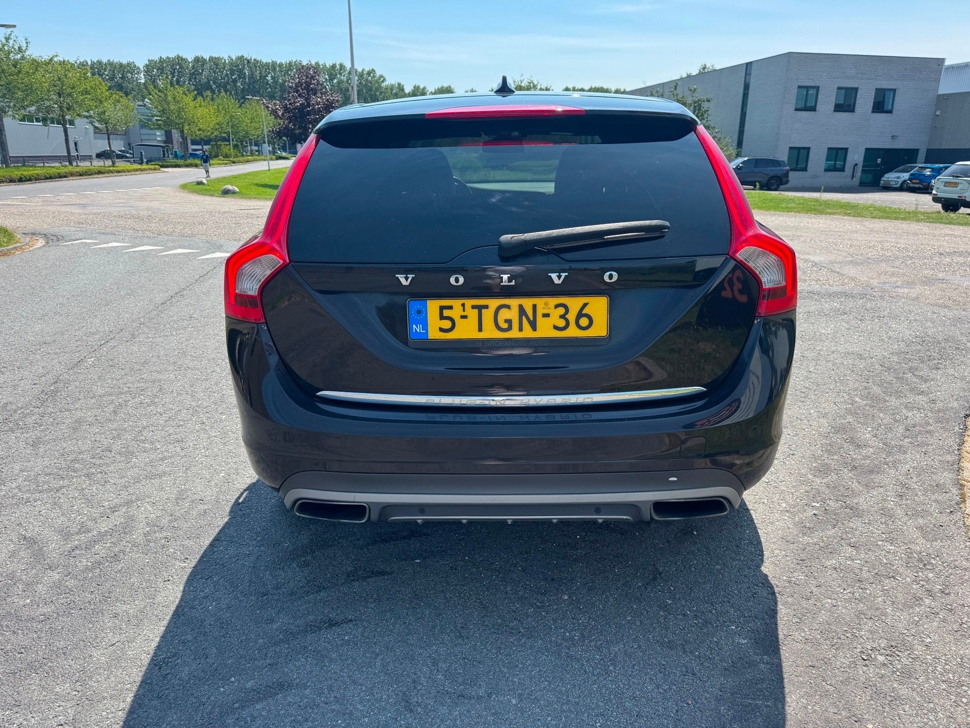 Volvo V60 2014 * 2.4 D6 AWD Plug-In Hybrid Summum * APK * TO, Automaat, Zwart, Vierwielaandrijving, 11 kWh