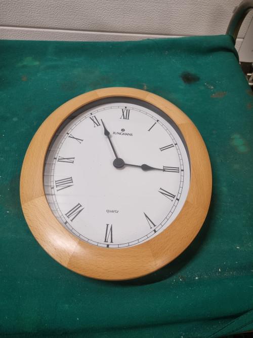 wandklok junghans quartz hout ovaal, Ophalen of Verzenden, 'T Olde Gre-j, Info@toldegrej.nl, Endepoelstraat 20f Didam