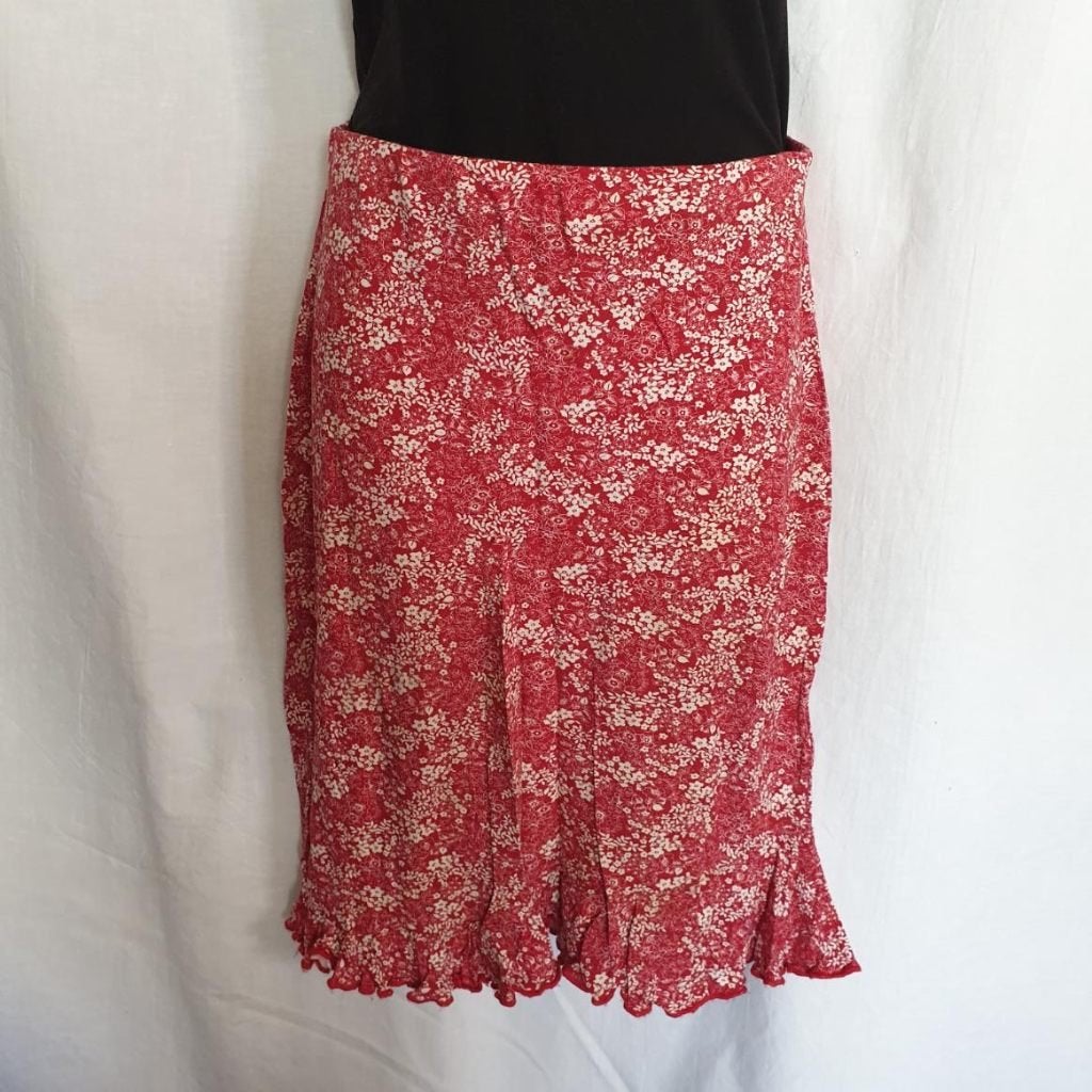 Mooie rood witte rok. mt 34. Merk Hennes, Kleding | Dames, ., Ophalen of Verzenden, Zo goed als nieuw, Knielengte