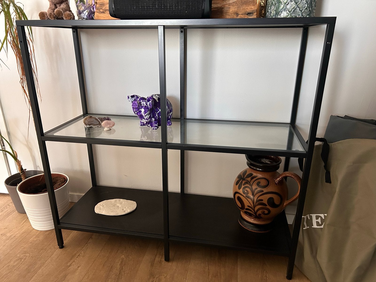 Ikea kastje met glazen en metalen planken, Huis en Inrichting, Ophalen, Gebruikt