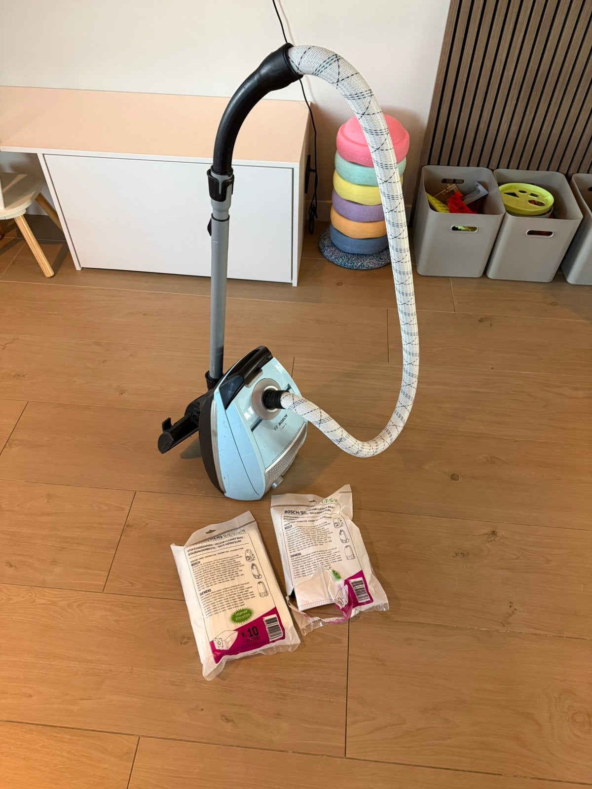 Bosch Free stofzuiger incl. Voorraad zakken werkt 100%, Ophalen, Zo goed als nieuw