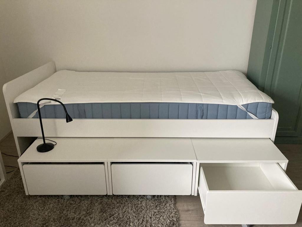Ikea Släkt bed met lades en matras, Huis en Inrichting, Gebruikt, 90 cm, Eenpersoons, Wit