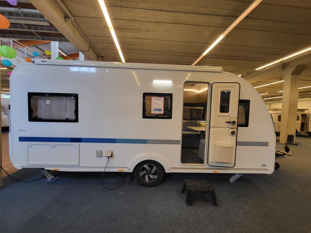 Adria Altea 502 UL; Thule luifel, vloerverwarming, fietsenr., Caravans en Kamperen, Caravans, Rondzit, Bedrijf, Adria, Overige typen