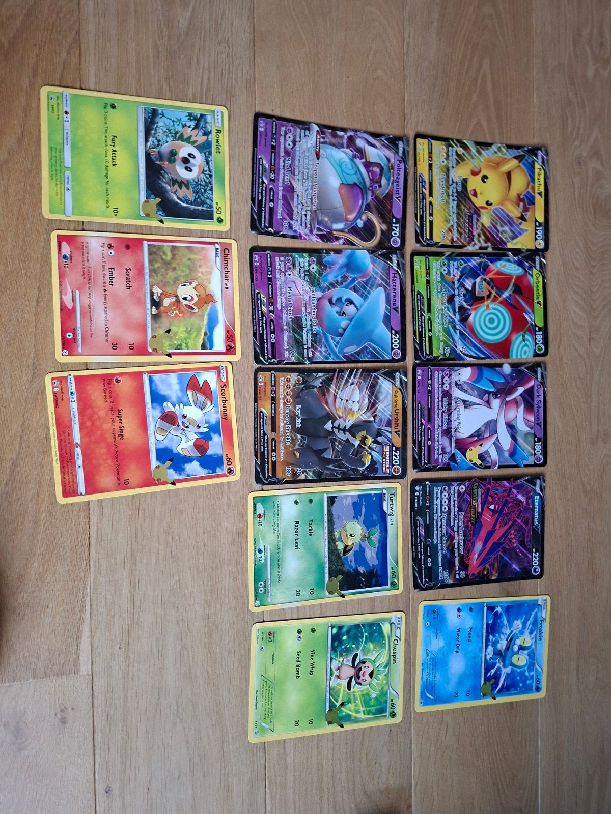 Jumbo Pokémon Kaarten - Diverse V-kaarten en Basiskaarten, Ophalen of Verzenden, Zo goed als nieuw, Meerdere kaarten, Foil