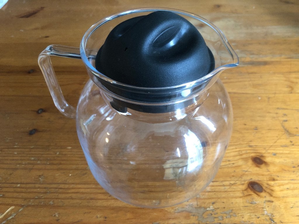 glazen theepot met kunststof dop, Theepot/fluitketel, Glas, Ophalen of Verzenden, Zo goed als nieuw