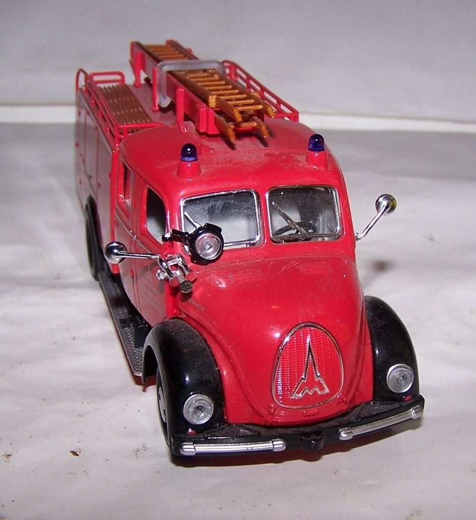 Magirus-Deutz Merkur TLF16 brandweerwagen. Nieuwstaat., Ophalen of Verzenden, Nieuw, Bus of Vrachtwagen, Overige merken