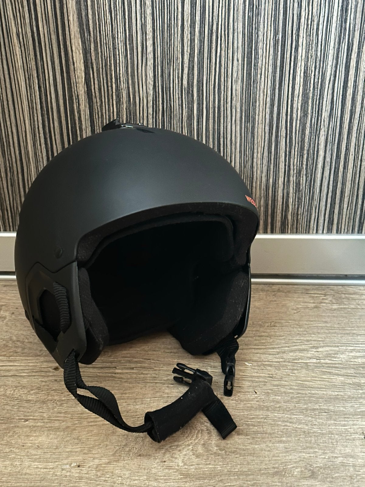 Decathlon Piste 500 Skihelm Zwart (53-56cm), Ophalen of Verzenden, Zo goed als nieuw