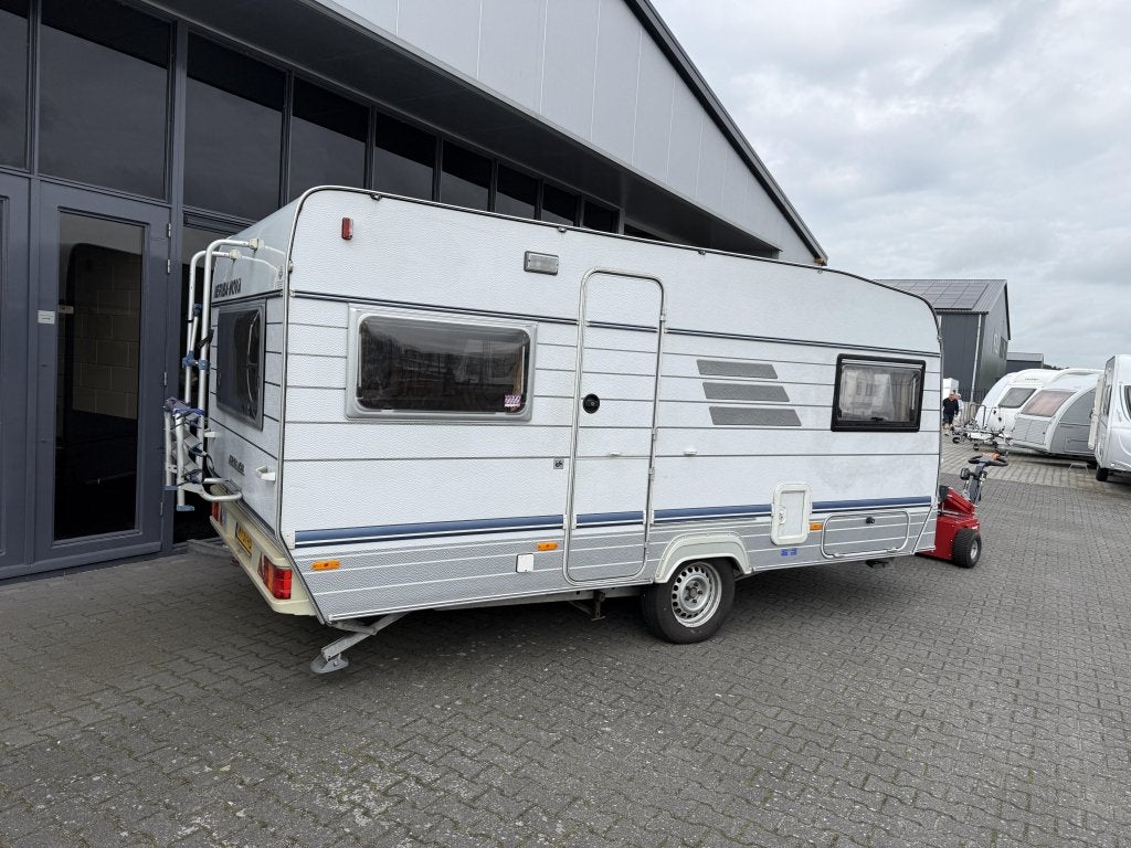 Eriba Nova 490 Bed/Zit + Rondzit 160x210 + WC 4 Pers + Tent, Schokbreker, Dwarsbed, Bedrijf, Treinzit
