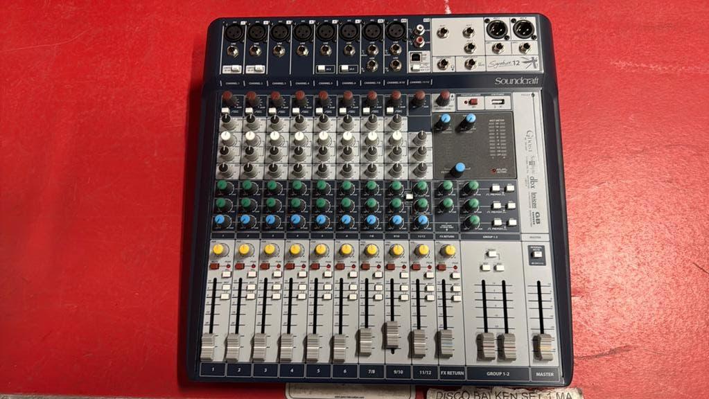 Soundcraft Signature 12, Muziek en Instrumenten, Mengpanelen, Ophalen of Verzenden, Zo goed als nieuw, 10 tot 20 kanalen