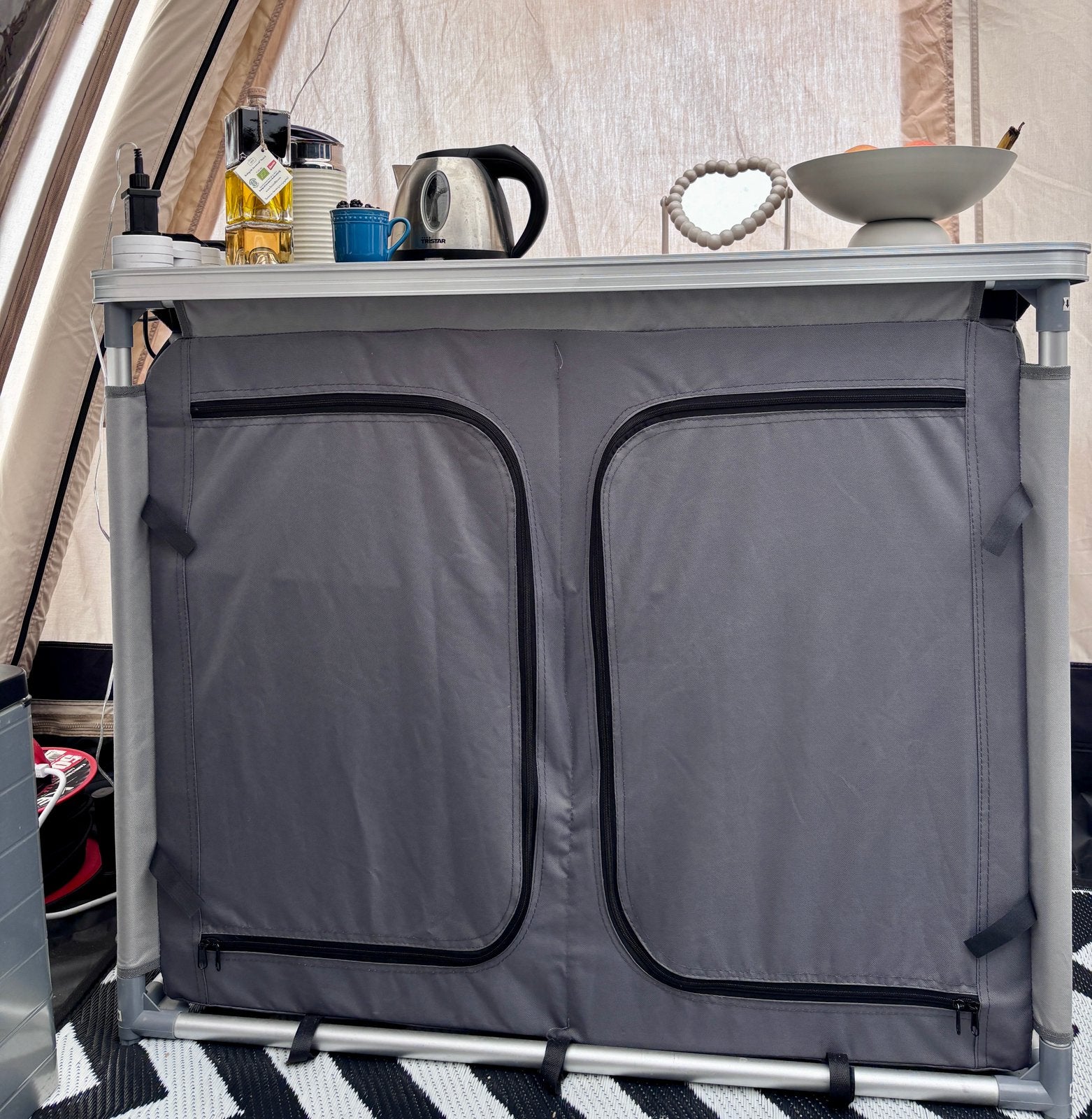 Campingkast / Keukenkast met stevig werkblad, Ophalen, Zo goed als nieuw, Campingkast