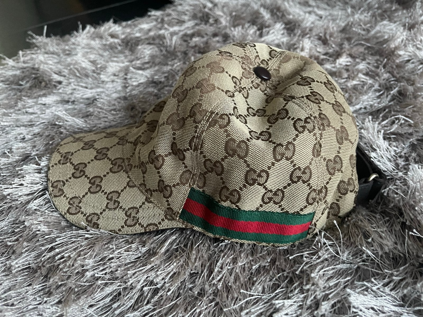 Gucci Pet met GG Monogram en Web Stripe, Ophalen, Zo goed als nieuw, 58 cm (L, 7¼ inch) of meer, Pet
