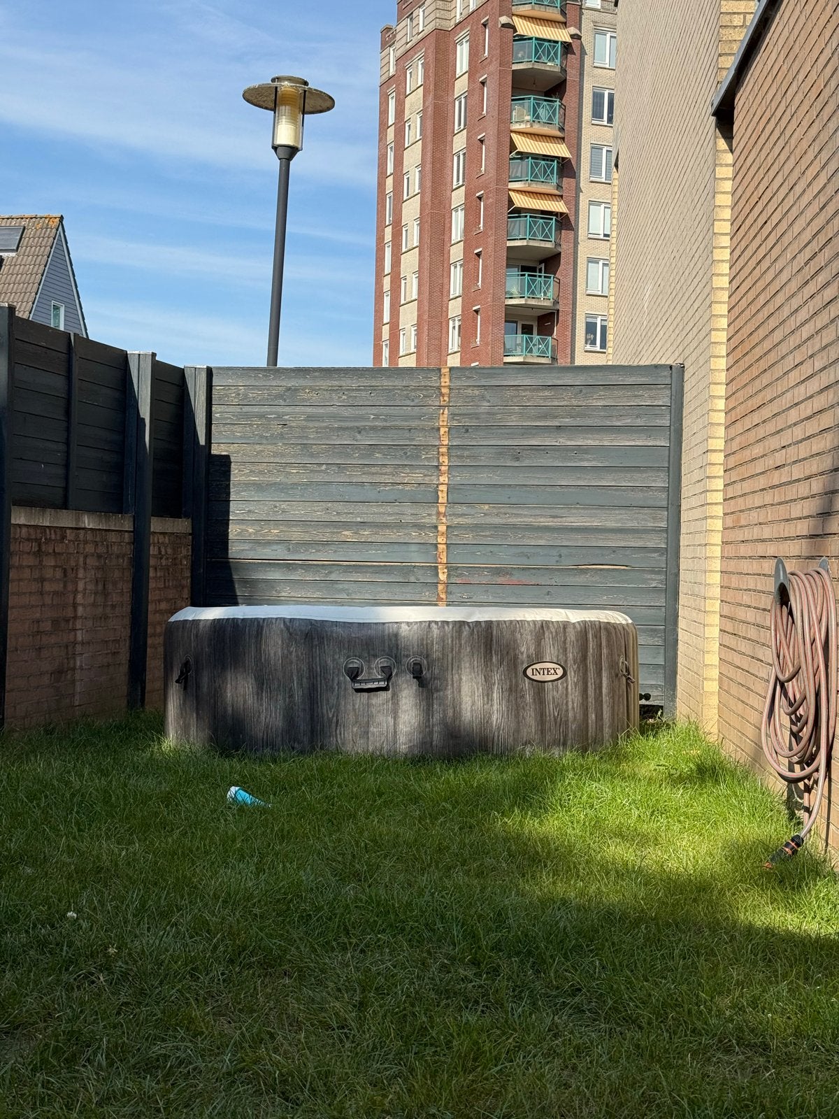 Intex Opblaas Jacuzzi met filters en reinigingsmiddelen, Tuin en Terras, Zwembaden, Ophalen, Gebruikt, Opblaaszwembad, Rond