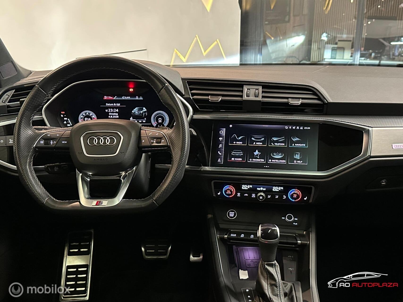 Audi Q3 Sportback 35 TFSI 3x S-Line Panorama/Sonos/Keyless, 15 km/l, 1498 cc, Zwart, 4 cilinders
