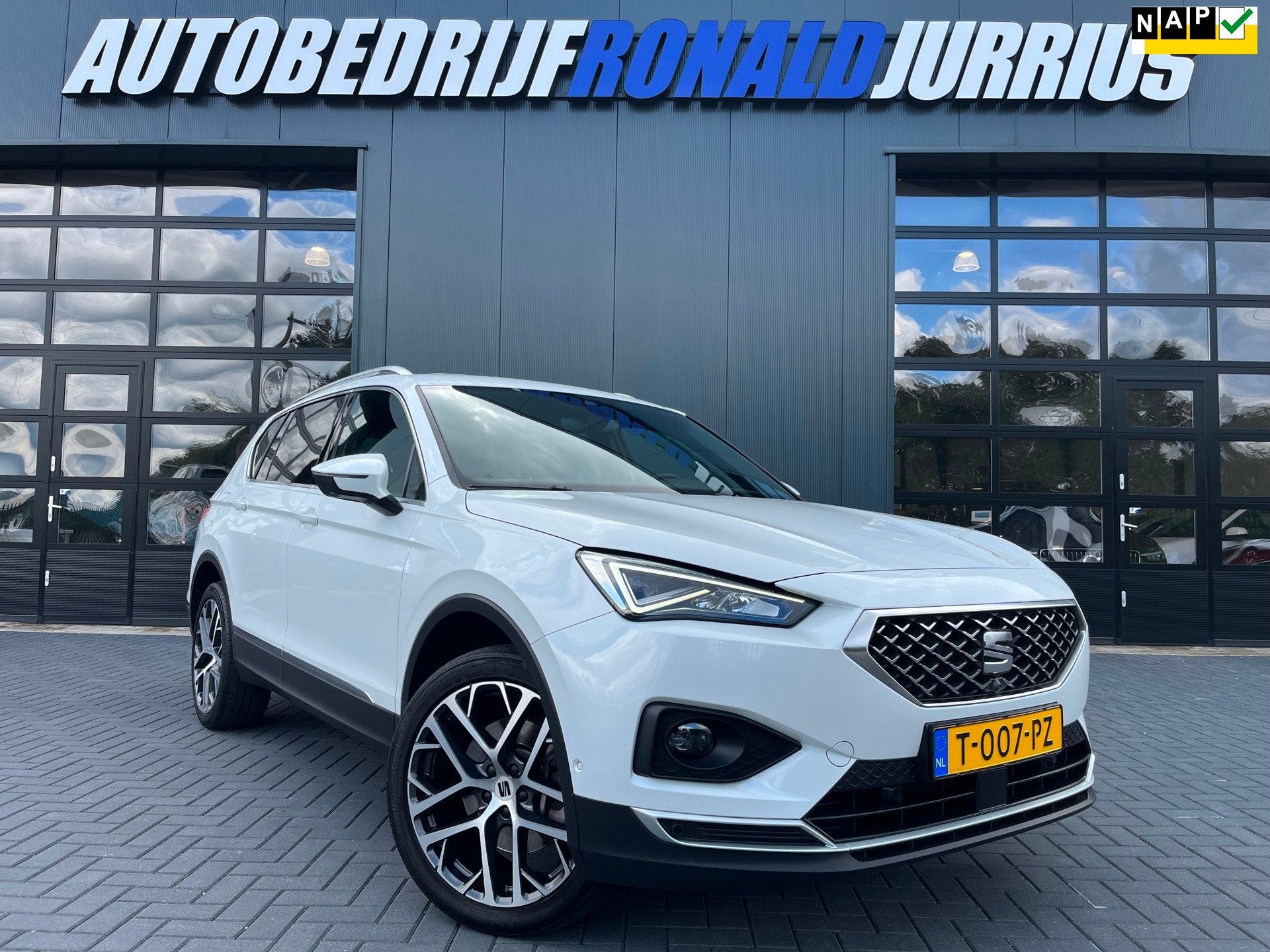 Seat Tarraco 1.4 TSI e-Hybrid PHEV Xperience Business Intens, Auto's, Dealer onderhouden, 4 cilinders, Adaptive Cruise Control
