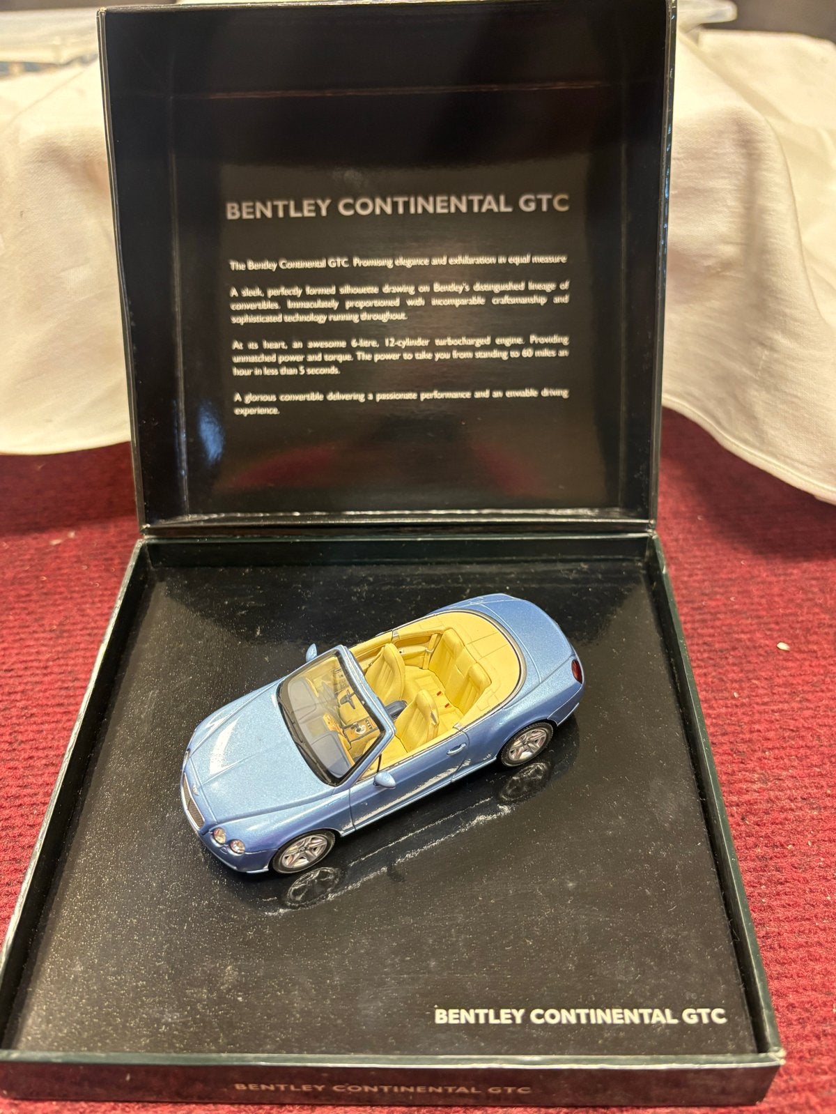 Minichamps Bentley Continental GTC Modelauto 1:43, Ophalen of Verzenden, Zo goed als nieuw, Auto