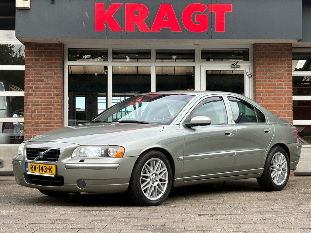 Volvo S60 Summum 2.4 D5 AUTOMAAT - Leder - 5 cillinder, Gebruikt, Zwart, 1494 kg, S60